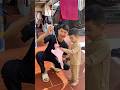 2 Bố Con Đến Tận Nhà Nhận Ghe Bo Bo Về Chơi
