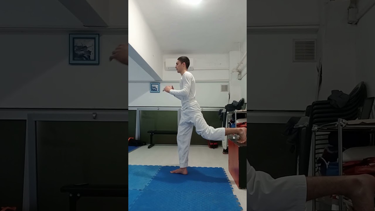 Yuri Marcolli, specialista del combattimento di Scuola di Taekwondo Genova: forza veloce/reattiva