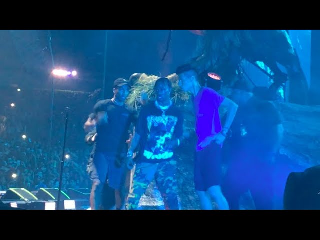 SPOTTED: Travis Scott Performs at Rolling Loud in Louis Vuitton – PAUSE  Online