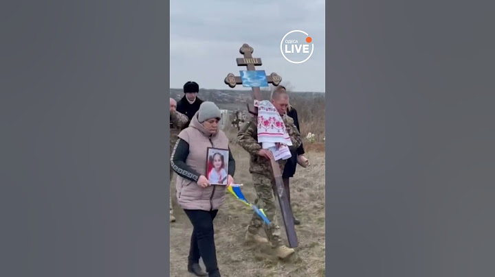 🙏В Одесі попрощалися із сім'єю, яка загинула під обстрілом росіян