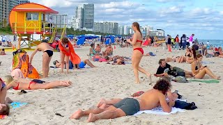  Beachtuber Miami Beach Enjoying The Beach 