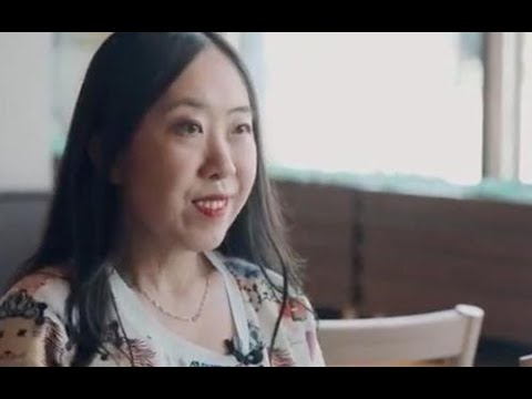 13年前为追刘德华而家破人亡，其父亲还跳河自杀，如今她怎么样了