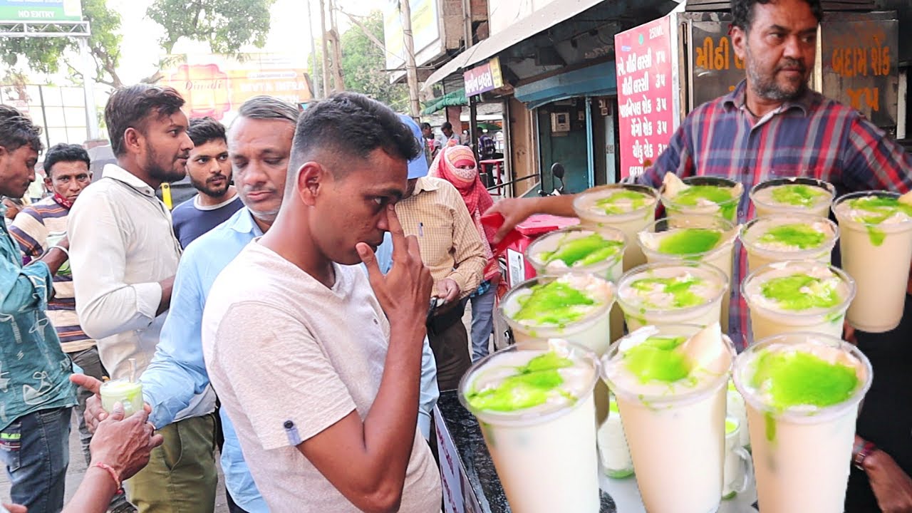 જય કિશન ની ફેમસ લસ્સી ૫૦ વરસ થી નડિયાદ રેલવે સ્ટેશન ની સામે ધૂમ મચાવે છે Street food Nadiad Gujarat