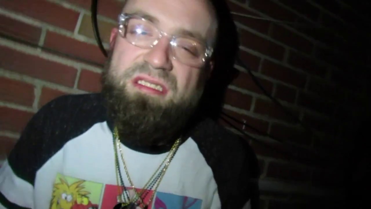 Jordan Box-Kidd Yung,Willy Kool,Fatboy Ross(official)shot by Josh Thrasher auf YouTube ansehen Jordan Box-Kidd Yung,Willy Kool,Fatboy Ross(official)shot by Josh Thrasher auf YouTube ansehen