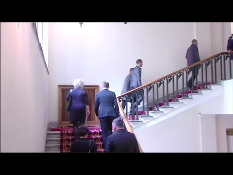 \"მარტივი დისკუსია არ იყო\" - რაზე ისაუბრეს ელჩებმა პარლამენტის თავმჯდომარესთან რამდენიმე საათი