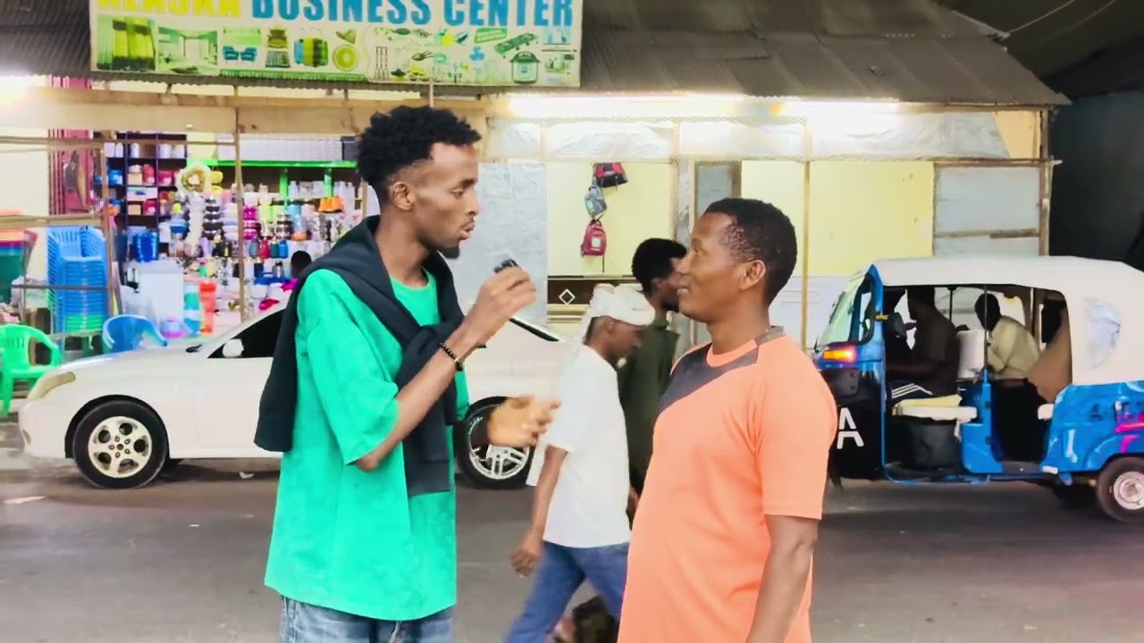 QOFKII SHEEGA SU’AASHAAN LACAG BUU IGU LEEYAHEY 😱