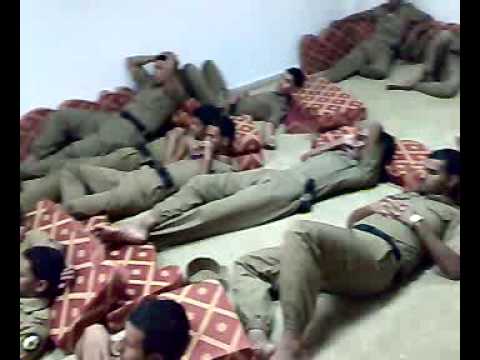 لميس قاعدة مع الشرطة في القريات لقاء مع لميس على الهواء عسكر ضحك فله وناسه طقطقه مقاطع مضحكه 