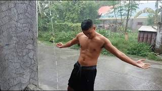 Muscle Flexing in the Rain by VICK CHANNEL 610 views 3 years ago 2 minutes, 22 seconds