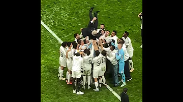 لاعبي ريال مدريد يودعون مودريتش وأنشيلوتي Realmadrid Modric Ancelotti ريال مدريد مودريتش 