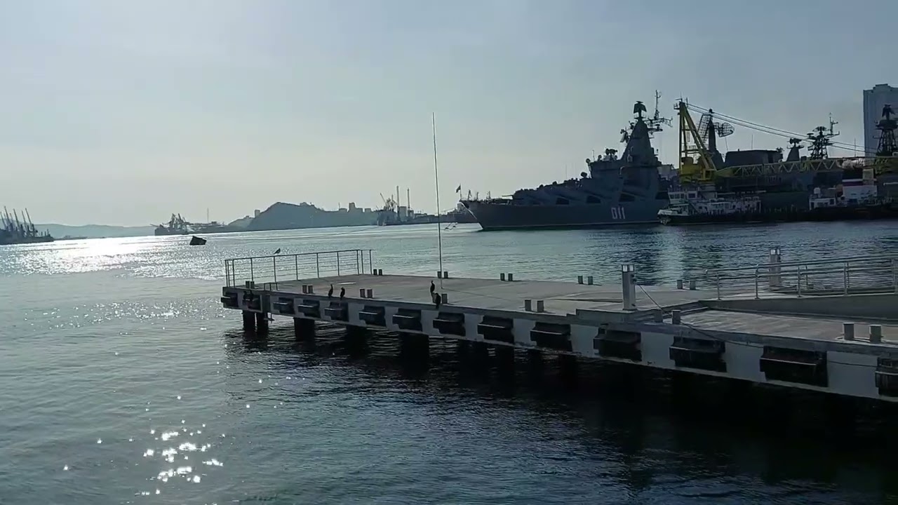 Отель у побережья бухты Золотой Рог/Vladivostok Grand Hotel/Корабельная Набережная, 10