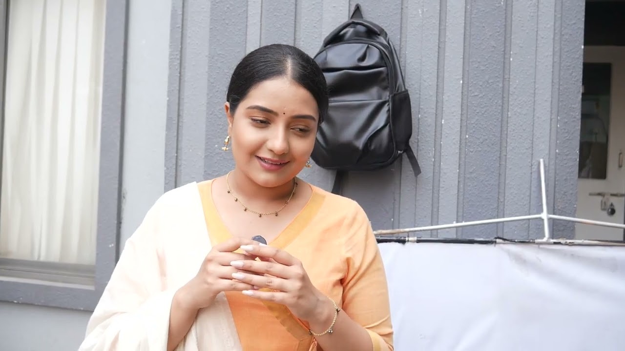 Lakshmi Niwas || Interview Akshita Duggal aka Radhika kya Veer ke kabhi kareeb aa payegi? Zee TV