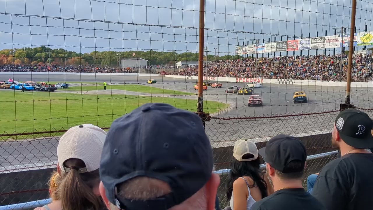 Enduro Drag race #2 pumpkin smash Seekonk Speedway