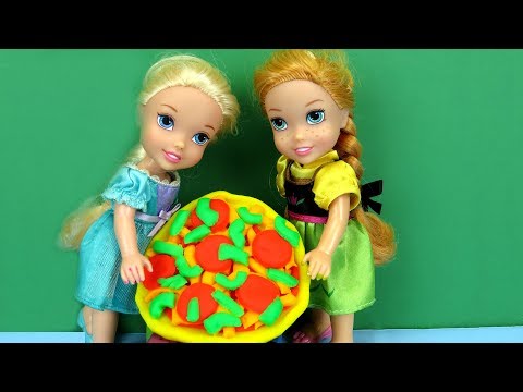 PIZZA Night ! Elsa and Anna toddlers make pizza