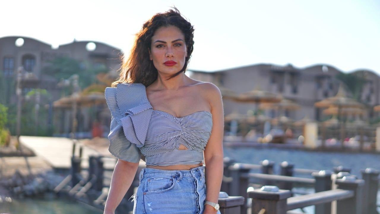 Saba Mubarak Photos Saba Mubarak Hot And Beautiful Hd Instagram Photos Filmyji Com