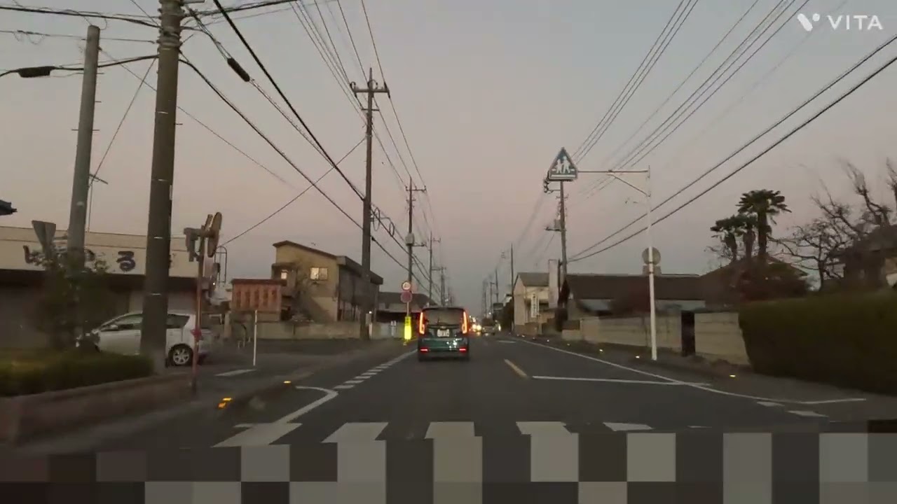 蛇行運転を繰り返すアホ創価車両