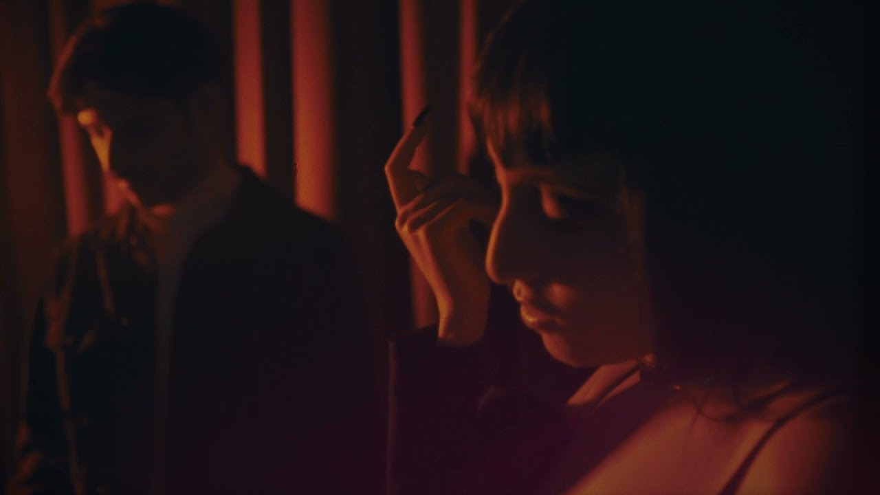 VHSUPERNOVA - finita la festa (Official Music Video)