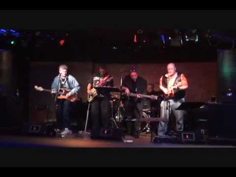 Cougar Town - the mandolin rocks the blues