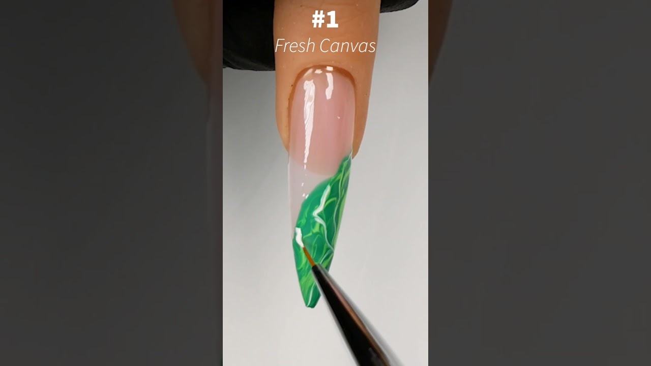 Simplistic St.Patricks day nails. 