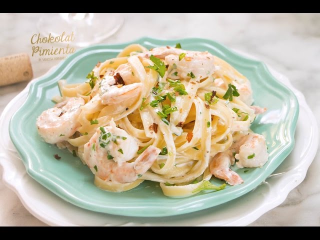 Haz Pasta Alfredo con Vino y Camarones| Chokolat Pimienta ♥ - YouTube