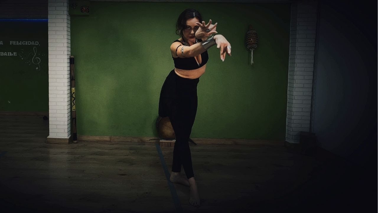 'DEVIL DEVIL' Tribal fusión libre | Improvisación en vivo | Irene Aivar