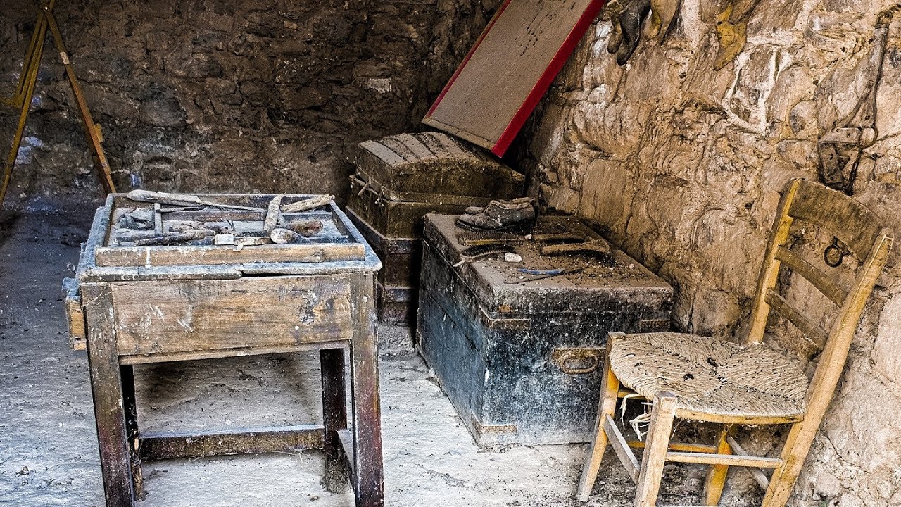 Urbex - Abandoned Places Explorations: Roscigno Vecchia, a journey back in time, Italy (2017)