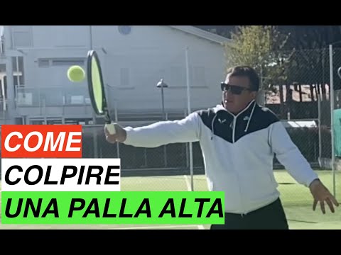 Video: 3 modi per colpire una pallina da tennis