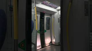 Stockholm Trains - doors closing @  Märsta