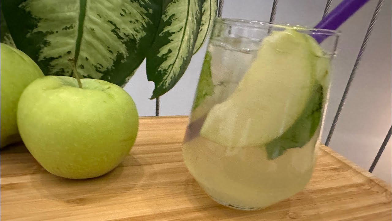 Let’s see how to make “Green apple iced tea “ Natural and fresh