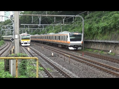 中央総武緩行線と中央快速線が並走しながら市ヶ谷駅に向かってくるE231系とE233系