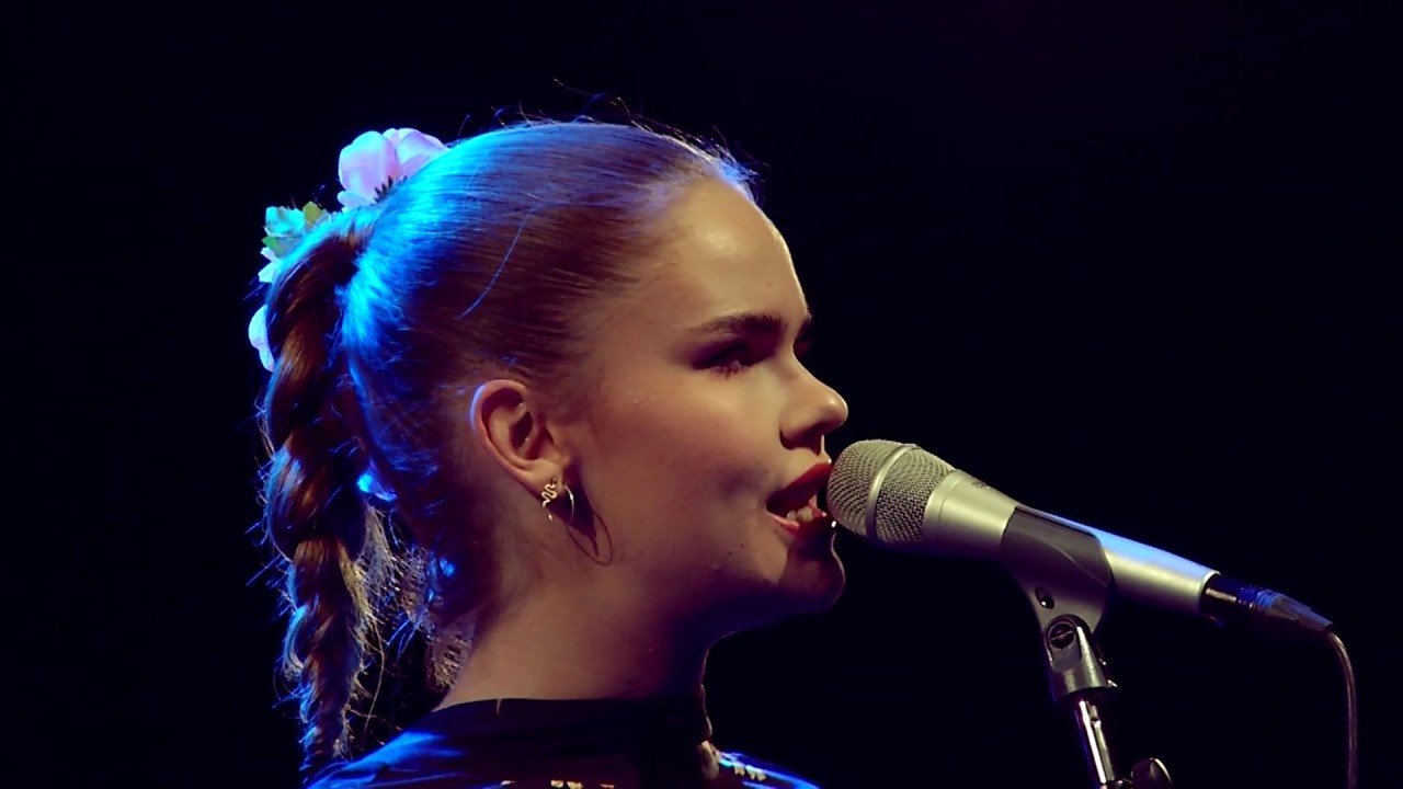 Bubbly Kisses - Ina Forsman & Uusi suomalainen tango-orkesteri