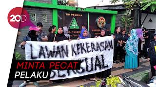 Kecam Pelecehan Seksual Warga Malang Geruduk Kantor Diknas