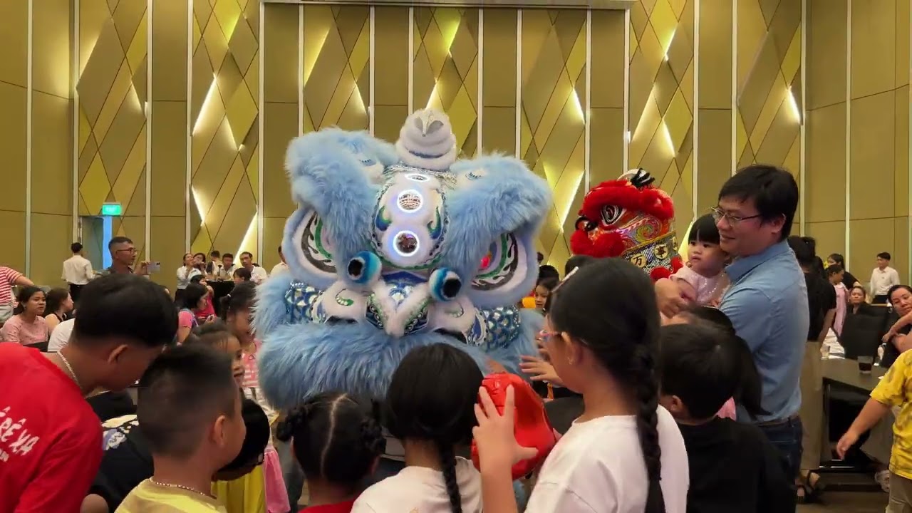 Múa Lân Trung Thu 2025 : Số 16 , Diễn tại Novotel Đà Nẵng