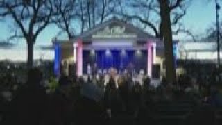 Hundreds gather to honor Wis. parade crash victims