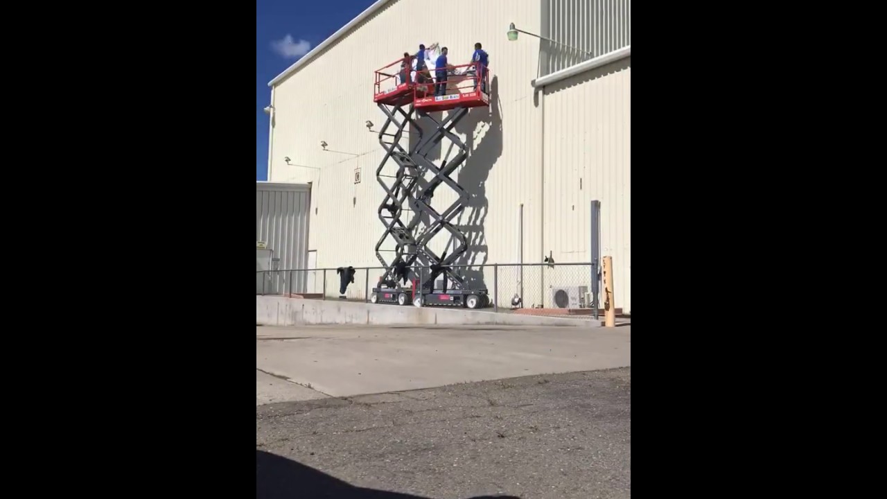 DMI Wraps - Large Banner - Install