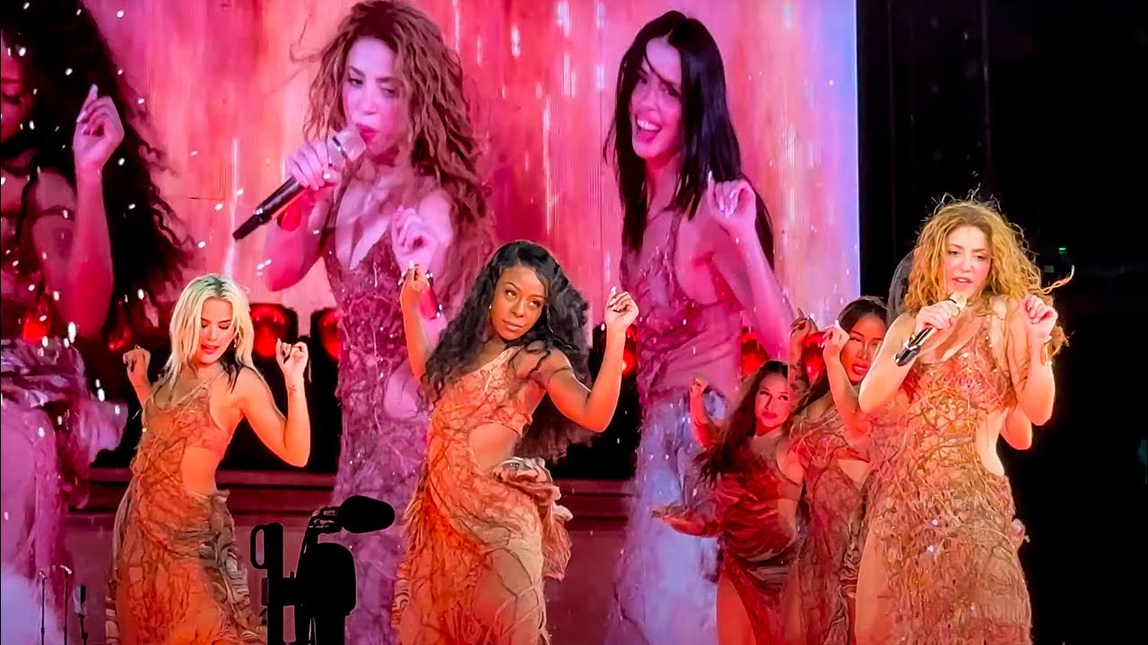 Shakira - Hips Don't Lie - Hard Rock Stadium Live Dance Routine 2025 ...