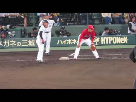 H28.05.20　10回裏　2死1塁　中崎はゴメスを内野ゴロに抑える　阪神×広島　甲子園