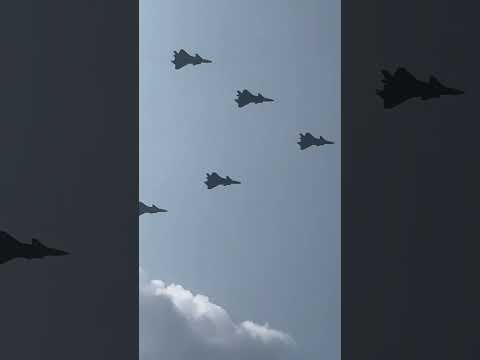 الصقور تزأر الطائرات الحربية تنطلق أحدث المقاتلات الصينية قد وصلت