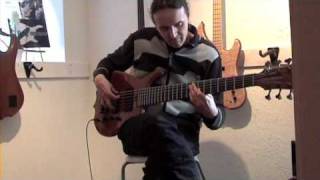 artist 6 string 32 scale test by ola Söderberg