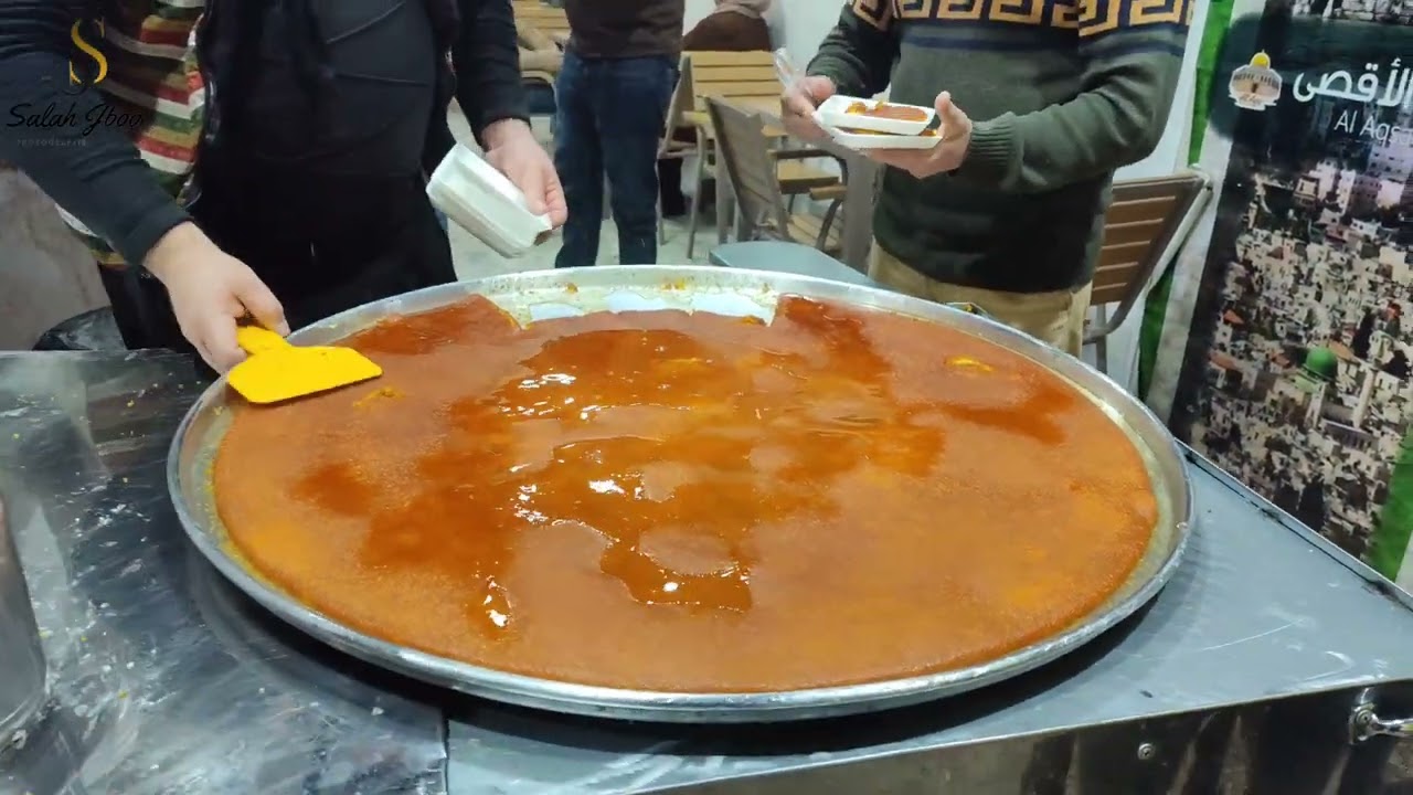 فيديو من داخل إحدى أقدم الكنافة في مدينة نابلس تصوير صلاح جبور