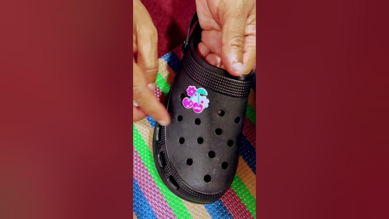 How to put Jibbitz in 🐊 crocs crocs firsttime inlove shorts YouTube