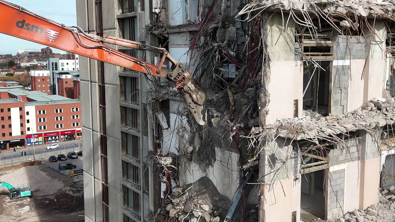 Royal Liverpool Hospital demolition 10   22/2/25