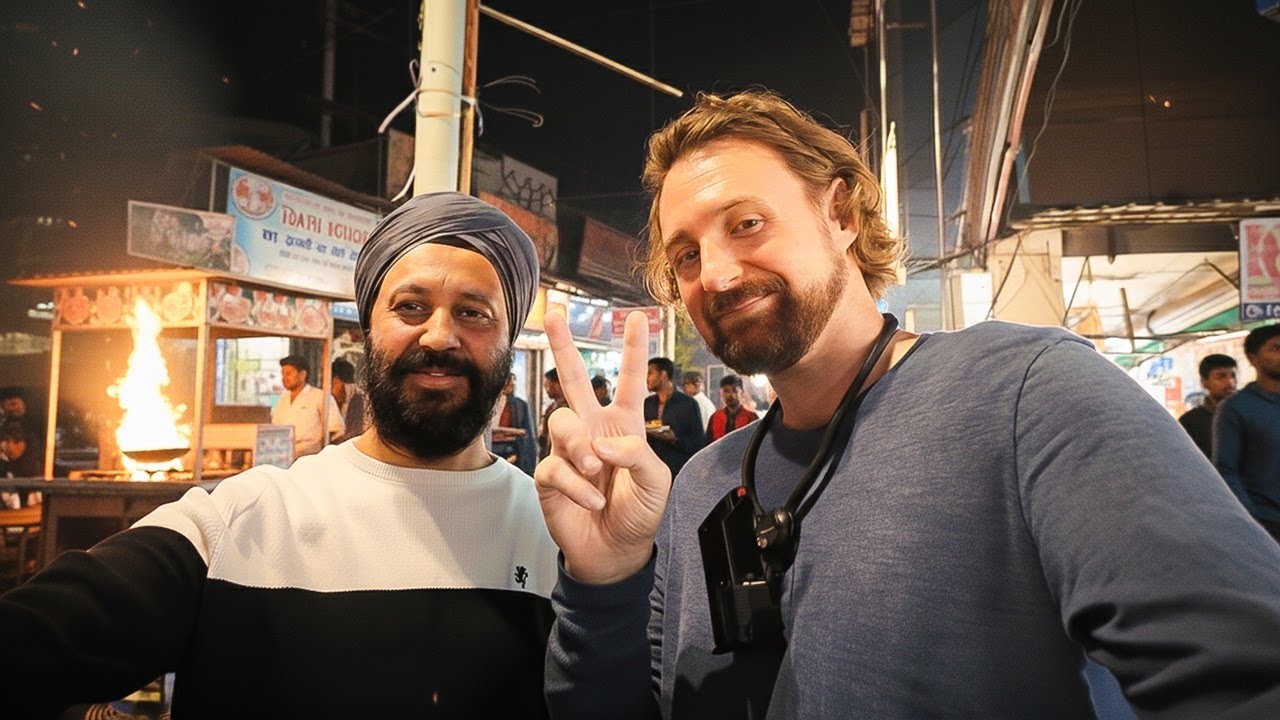 Местные жители показывают мне ночную уличную еду в Дели 🇮🇳