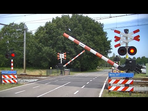 Spoorwegovergang Meppel // Dutch railroad crossing