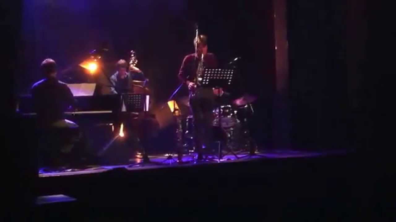 Tom Van Dyck in actie in de Rataplan met zijn kwartet