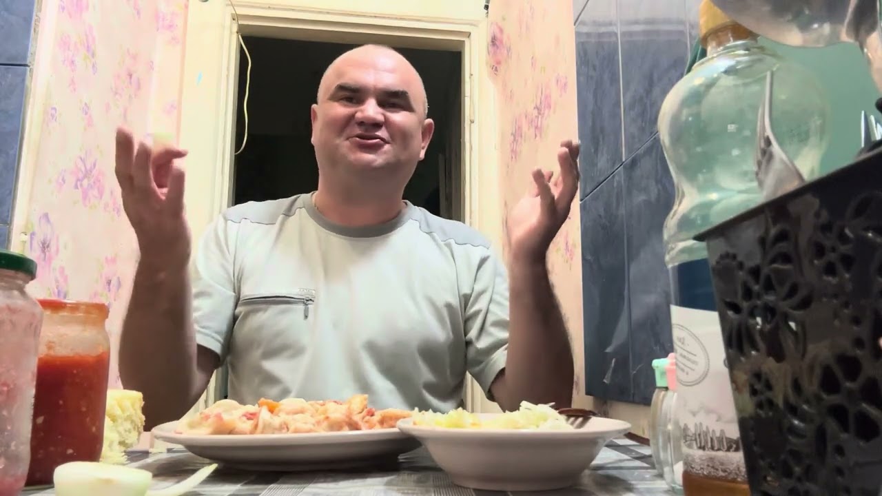 МУКБАНГ/ДОМАШНИЕ ПЕЛЬМЕНИ/КВАШЕНАЯ КАПУСТА/ЧАЙ С ВКУСНЯШКАМИ 