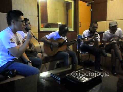 Kerispatih -  Lihat Hatiku | Live acoustic on #SoreSore I-Radio Jogja