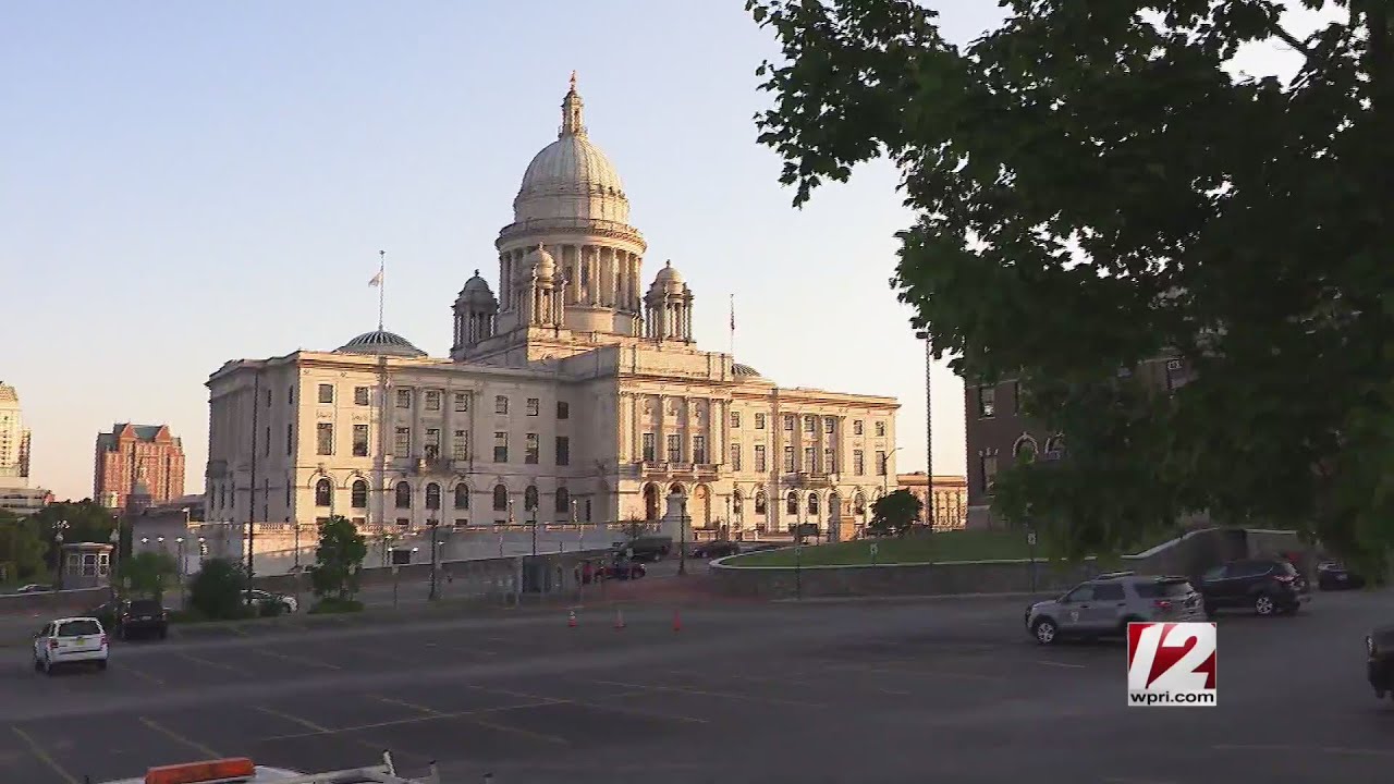 RI state workers could get $3,000 vaccine bonuses under tentative union agreement