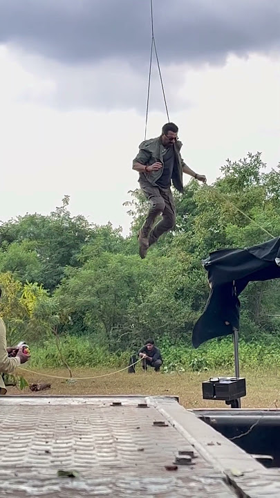 Jaat 😮🎬 #stunt #sunnydeol #bts #bollywood #shorts #behindthescene