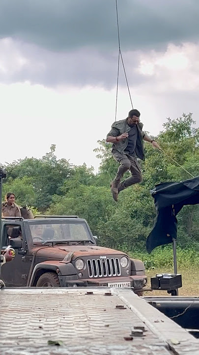 Jaat 😮🎬 #stunt #sunnydeol #bts #bollywood #shorts #behindthescene