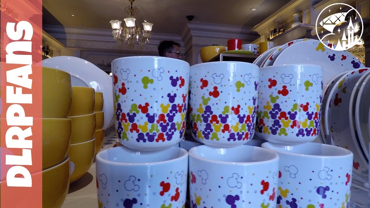 Shopping at Main Street USA Disneyland Paris